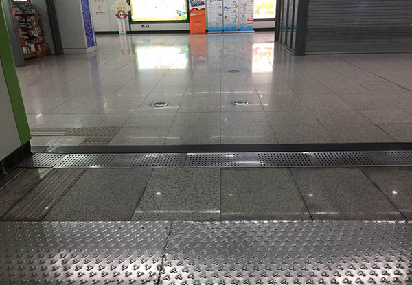 地铁用抗滑车间金属地板
